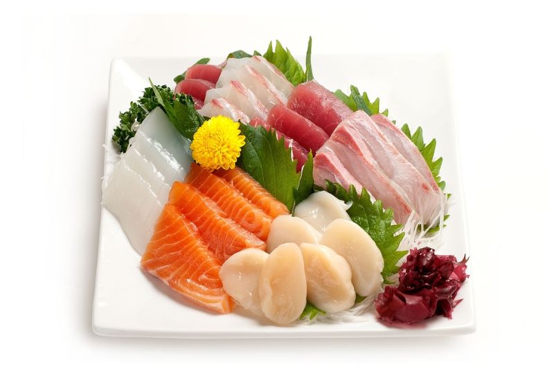 hạn chế ăn hải sản sống