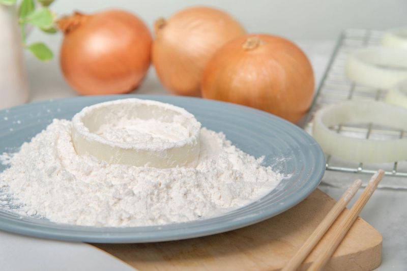 mặt nạ bột mì và hành tây chữa nám