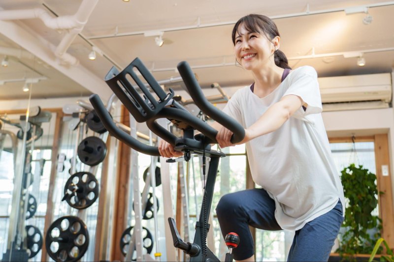 Đạp xe trong nhà tốt cho khớp gối
