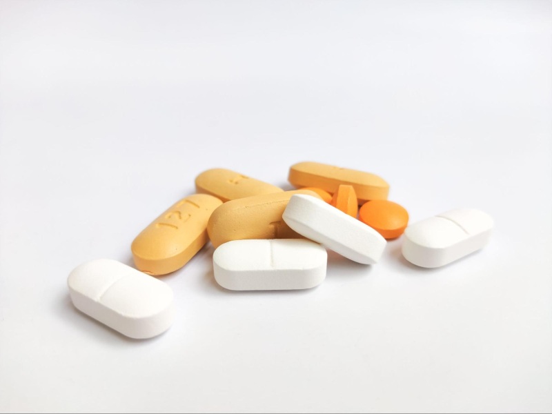 Các cơn đau ngón tay thường được điều trị bằng thuốc