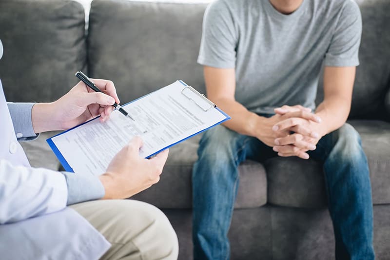 nếu do tâm lý cần thực hiện tâm lý trị liệu