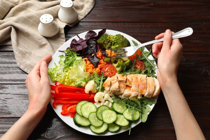người bệnh tim nên duy trì ăn uống hợp lý
