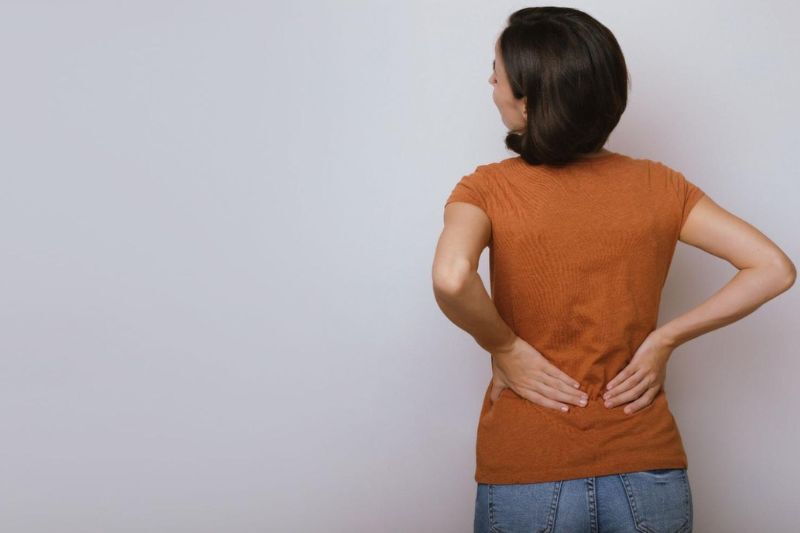 Tiền mãn kinh sớm xảy ra ở độ tuổi nào? Đây là tình trạng tiền mãn kinh trước độ tuổi 40, làm tăng nguy cơ loãng xương ở phụ nữ.