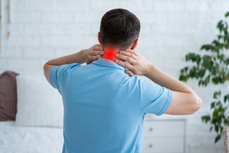 Thoát vị đĩa đệm gây đau vùng cổ