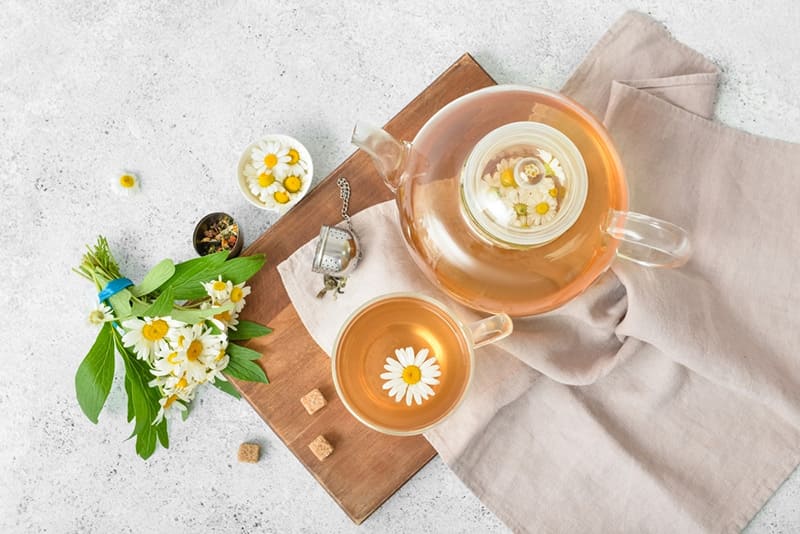 các loại trà thảo mộc giảm căng thẳng hỗ trợ giấc ngủ