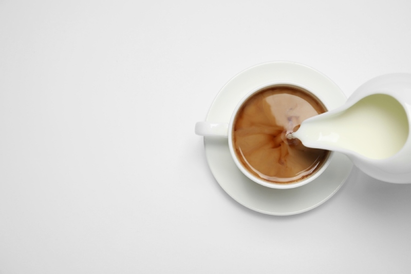 có nên uống cà phê sữa