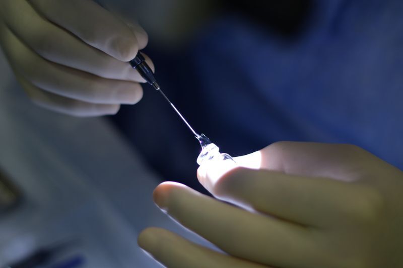 Mắt khỏe không nhiễm trùng có thể đeo lens