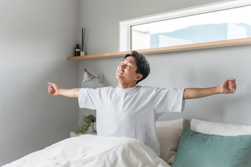 duy trì lịch trình ngủ đều đặn giúp ngủ ngon sâu giấc