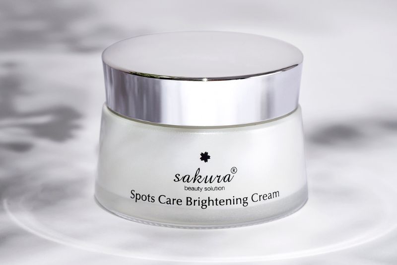 Kem trị nám Sakura Spots Care Brightening Cream