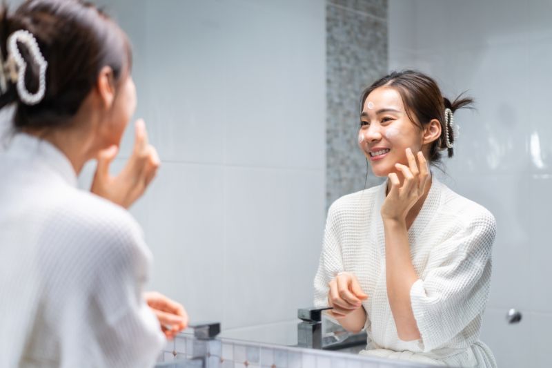 chăm sóc da mặt đúng cách hỗ trợ làm mờ sạm nám