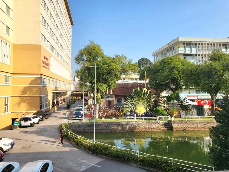 khuôn viên của bệnh viện