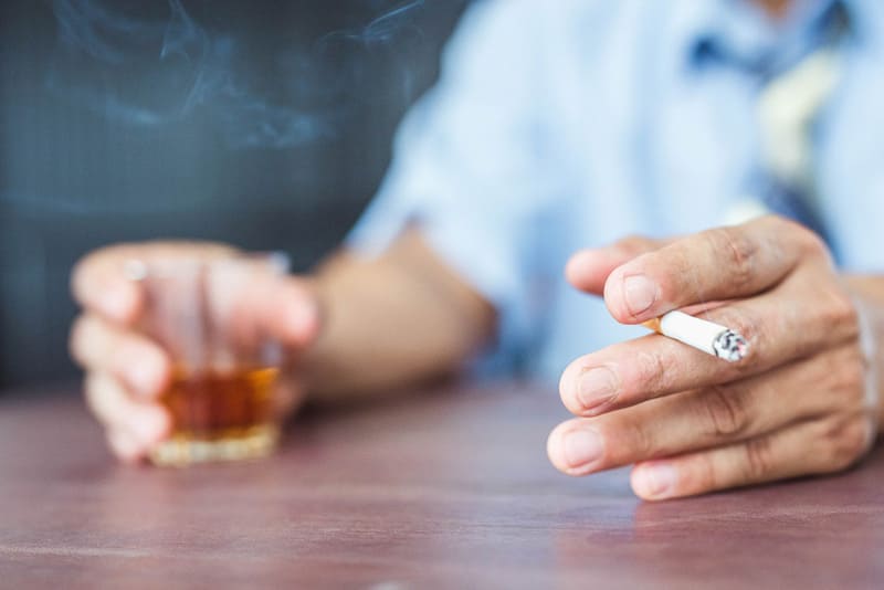 nguyên nhân có thể do lạm dụng chất kích thích