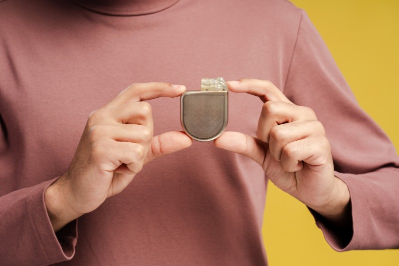 máy khử rung tim hỗ trợ kéo dài tuổi thọ bệnh