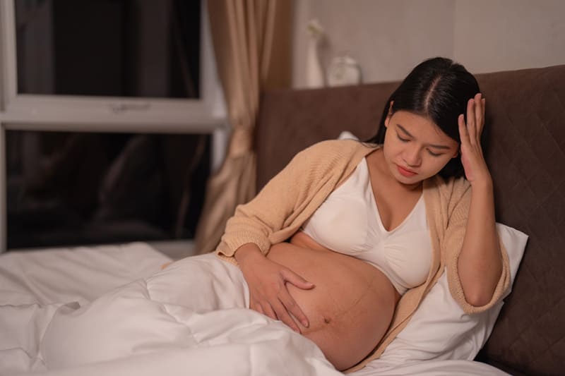 thay đổi nội tiết tố khi mang thai khiến mẹ bầu khó ngủ