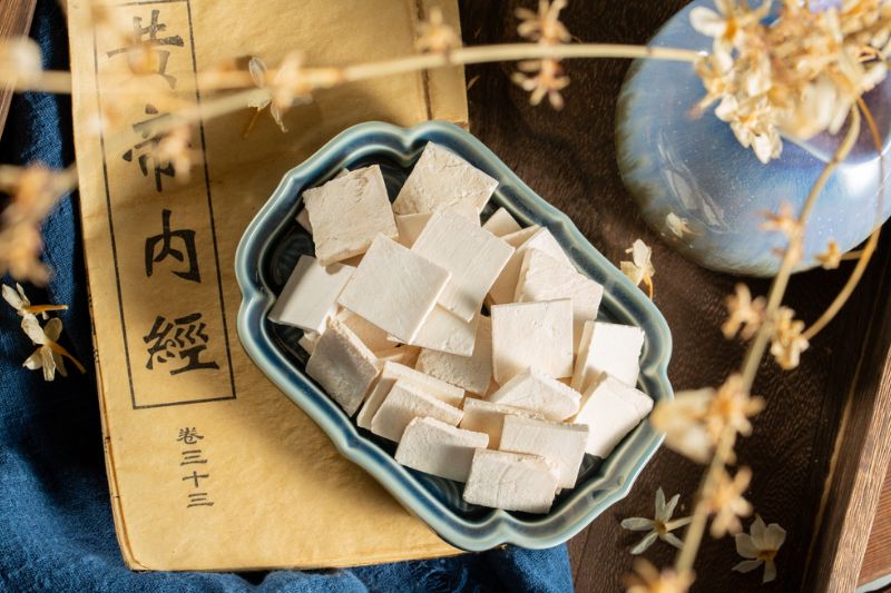 bài thuốc đông y từ bạch phục linh làm sáng da