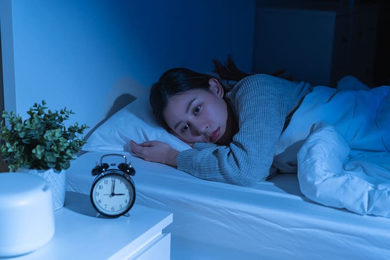 có liên hệ mật thiết với chu kỳ thức - ngủ