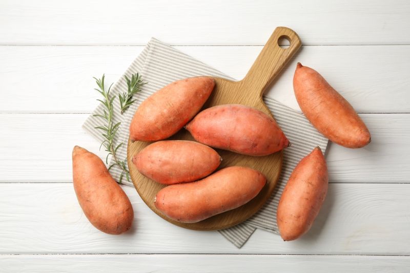 khoai lang giàu beta carotene tái tạo da