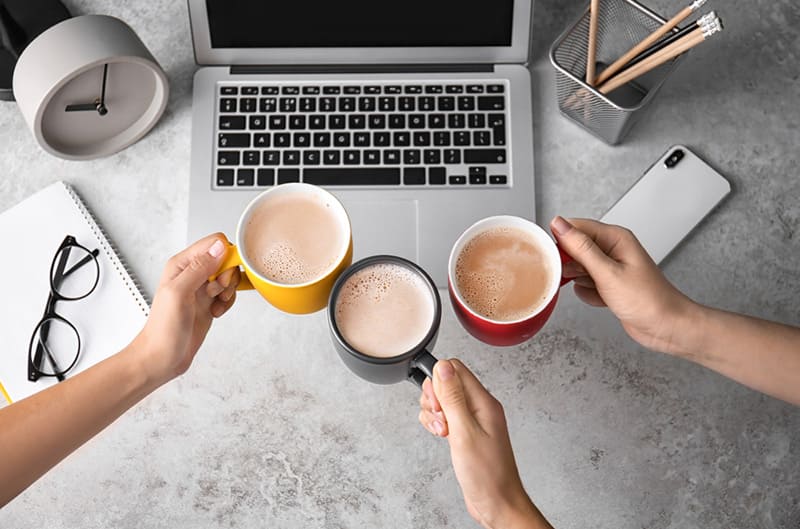 không uống trà và cafe vào buổi trưa