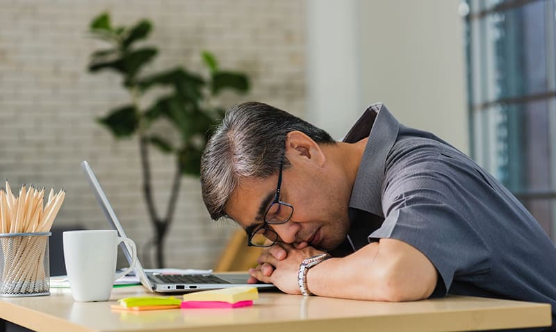 người cao tuổi bị mất trí nhớ dễ bị vấn đề về giấc ngủ