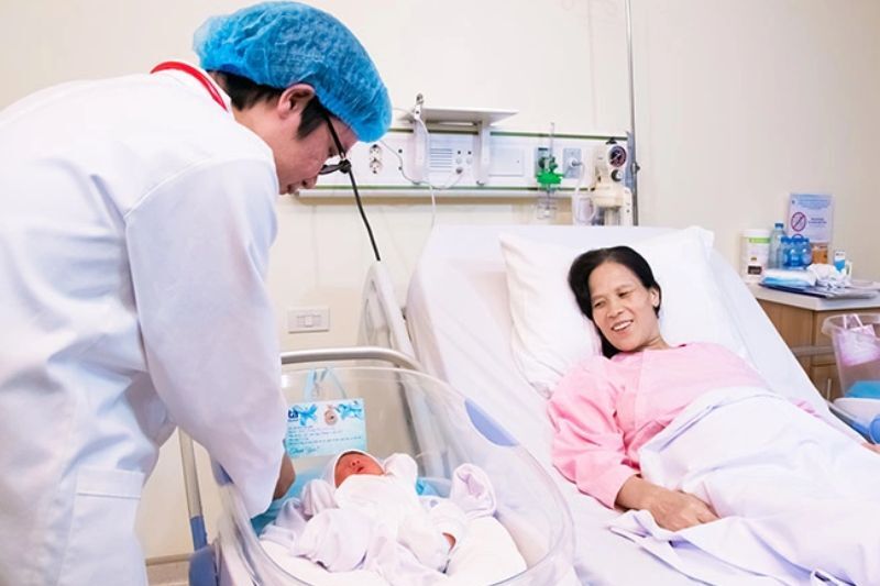Phụ nữ mãn kinh sinh con an toàn nhờ bác sĩ Tâm Anh chăm sóc