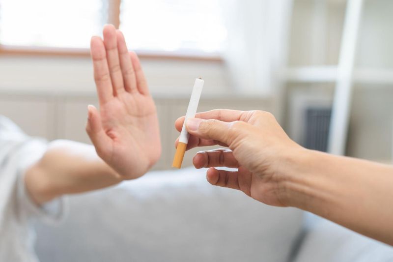 Tránh hút thuốc lá để phòng ngừa loạn thị tiến triển
