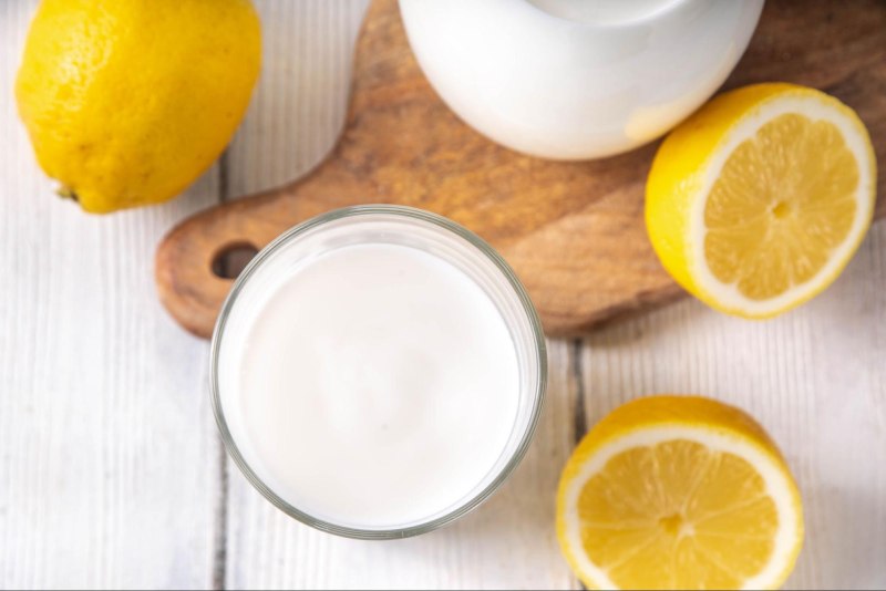 cách trị đồi mồi bằng chanh và sữa tươi