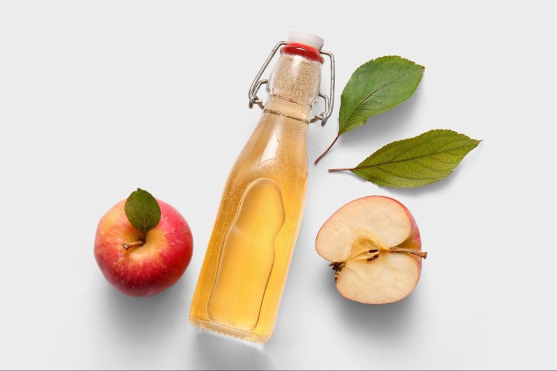 chữa đồi mồi bằng chanh và giấm táo