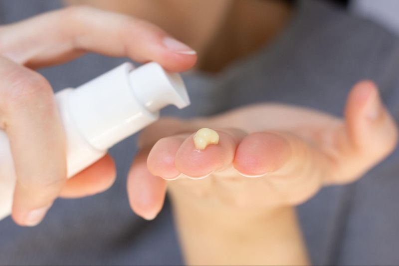 mỹ phẩm thoa bôi tại chỗ