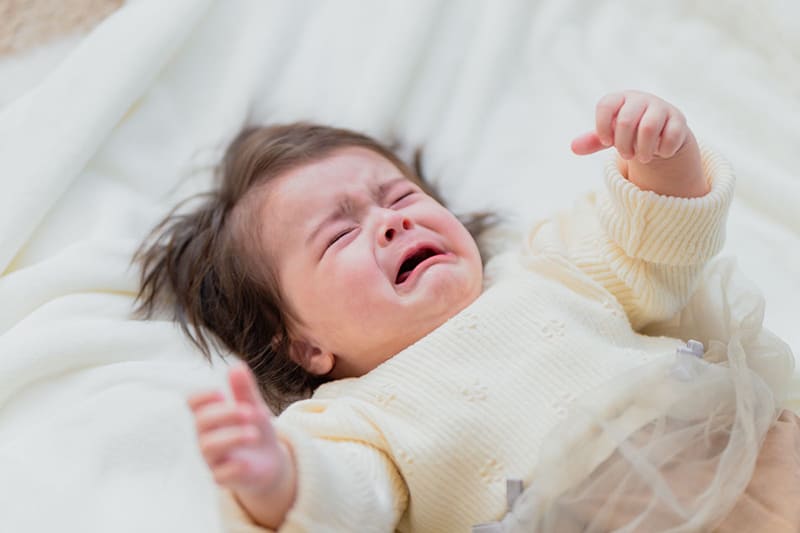 trẻ quấy khóc khó ngủ