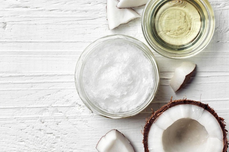 dầu dừa kết hợp vitamin c chữa nám