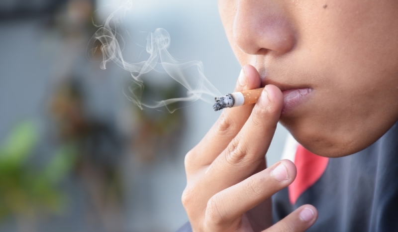 hút thuốc