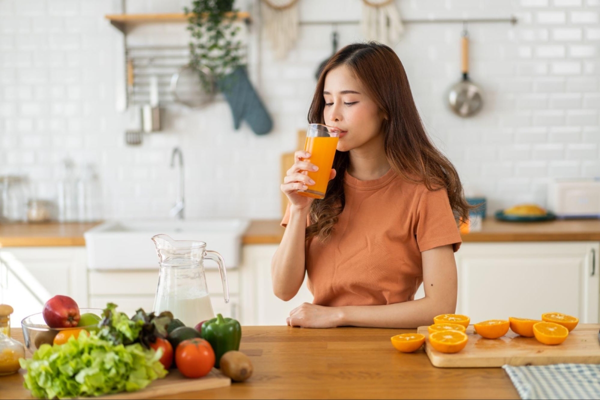 nên uống nước chứa nhiều vitamin C