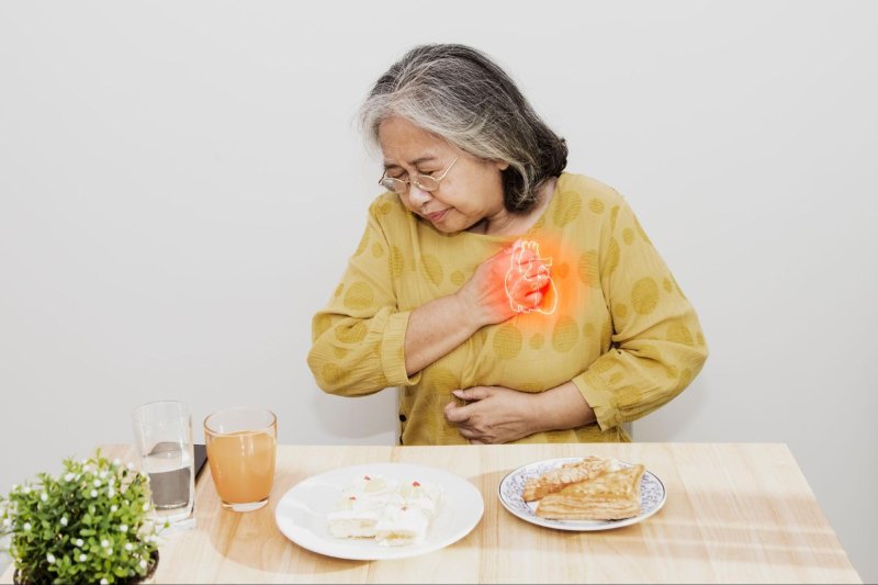 người cao tuổi ít vận động tăng nguy cơ bệnh tim mạch