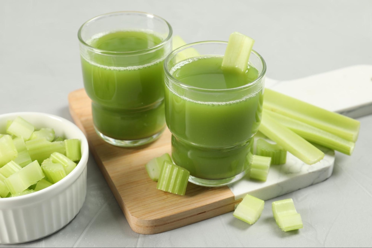 nước ép rau lá xanh