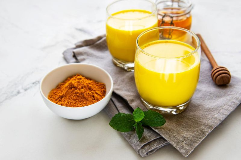 nước nghệ pha mật ong
