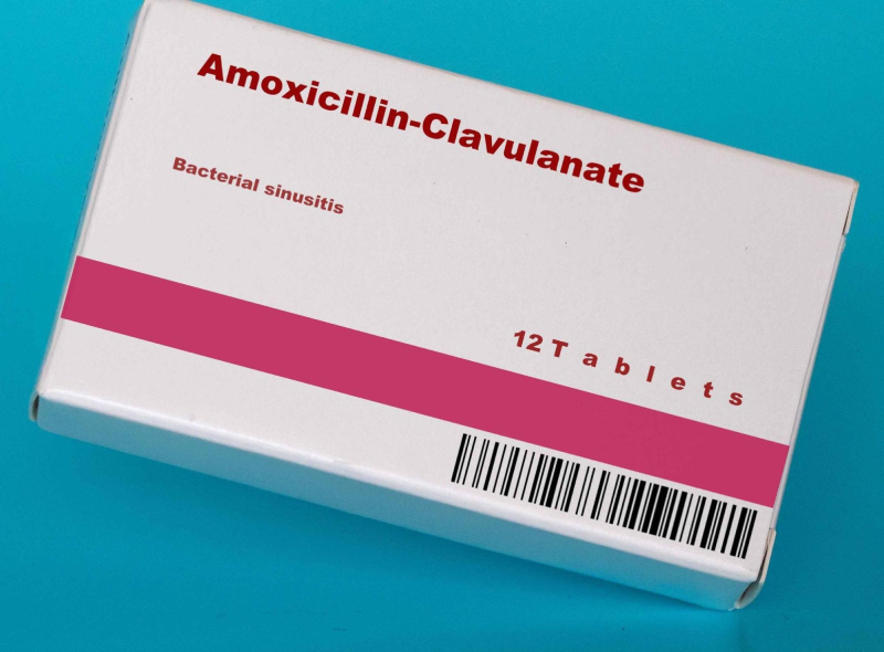 viêm gan cấp ở trẻ có thể do thuốc amoxicillin-clavulanate