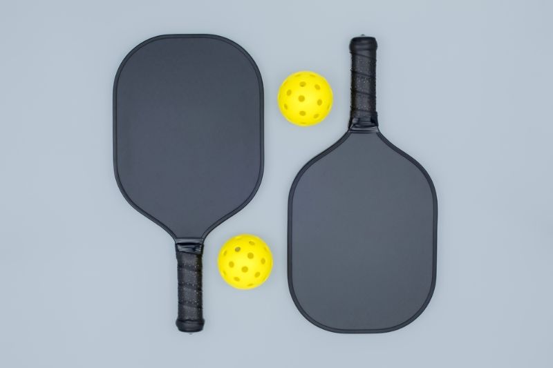 vợt pickleball có thiết kế đơn giản, nhỏ gọn