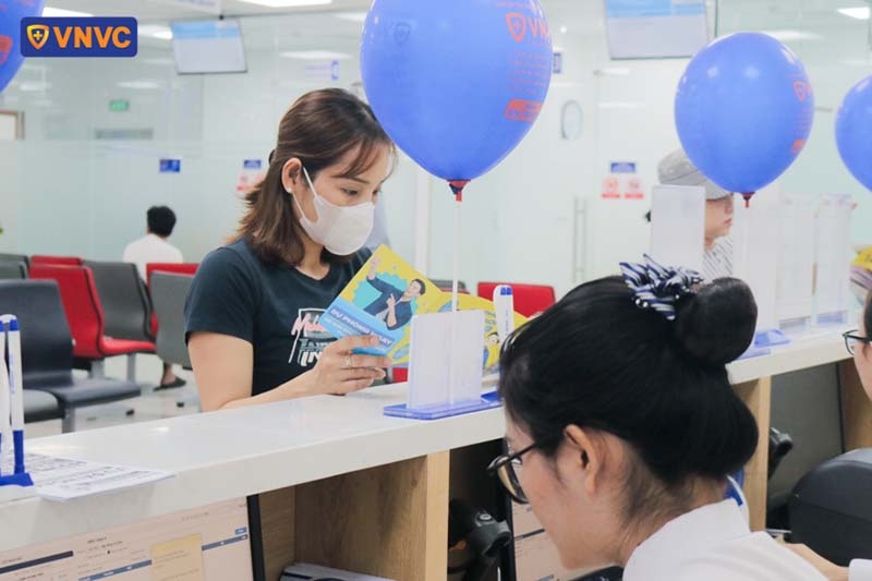 khách hàng đăng ký tiêm chủng