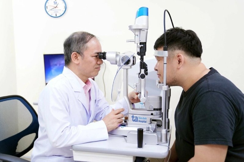 kiểm tra mắt tại Bệnh viện Đa khoa Tâm Anh