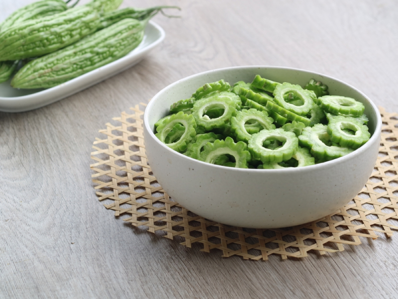 mướp đắng sống