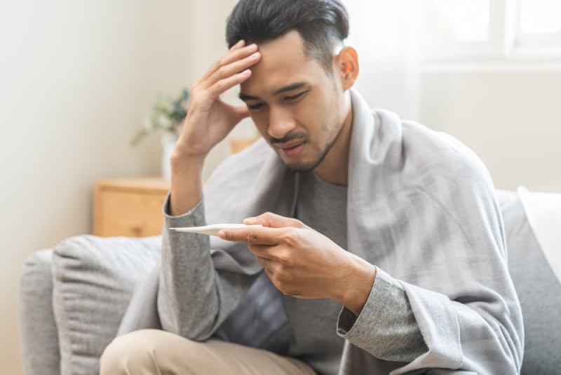 người bệnh có dấu hiệu sốt nhẹ