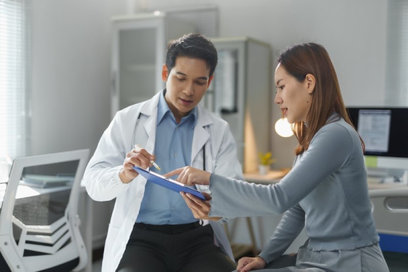 trao đổi với bác sĩ