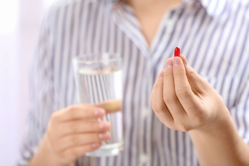 uống thuốc với nước