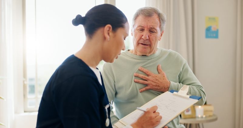 bác sĩ thăm khám bệnh nhân