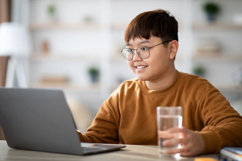 bổ sung nước đầy đủ