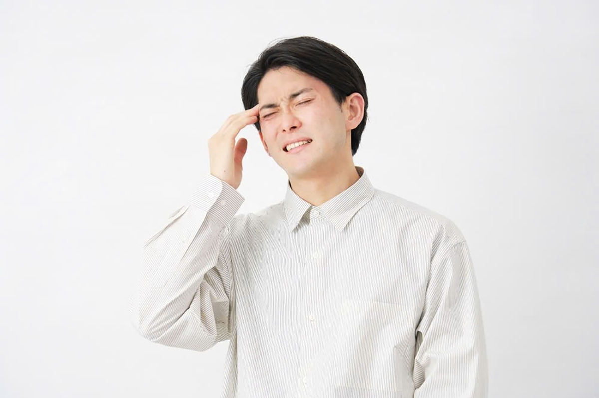 nam giới có thể cảm thấy đau đầu dữ dội