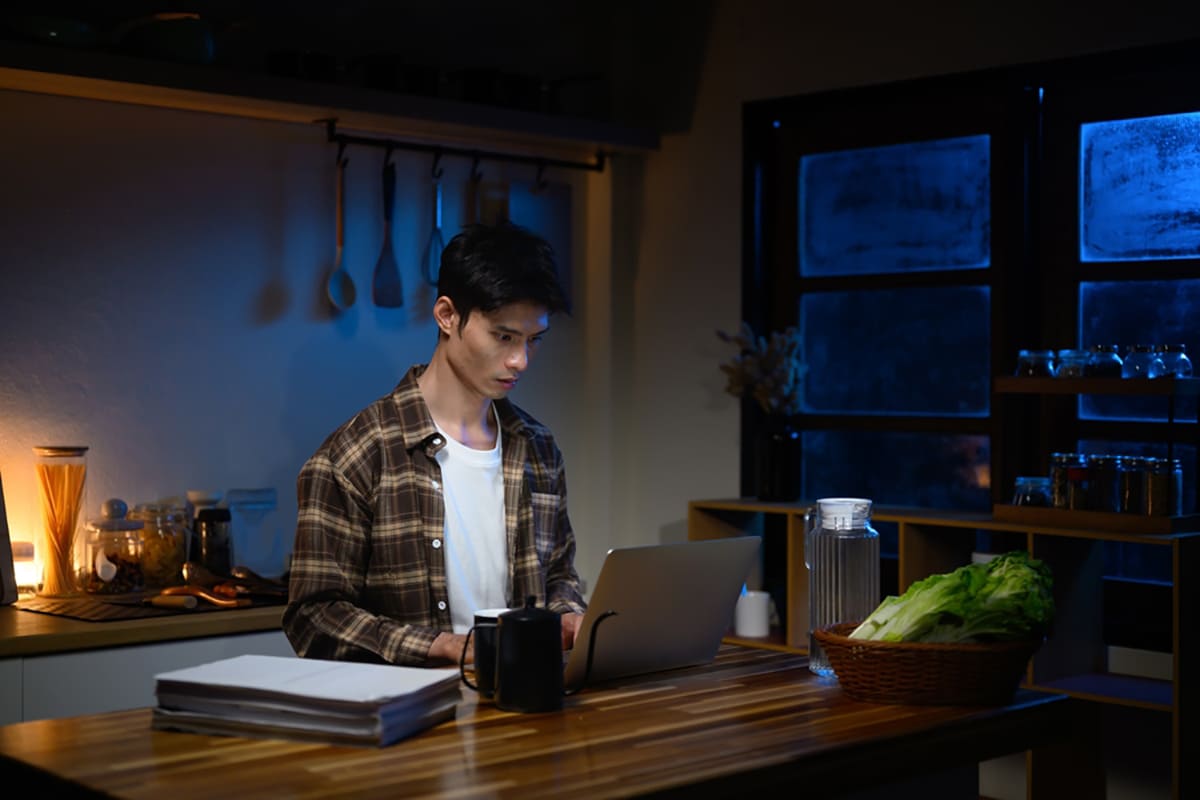 ngủ muộn dậy muộn làm rối loạn nhịp sinh học