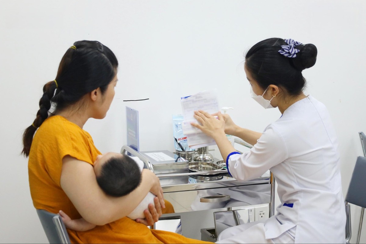 nhân viên vnvc tư vấn tận tình