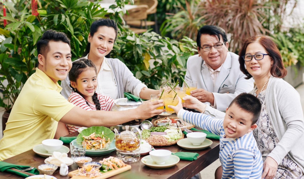 ăn uống cùng gia đình