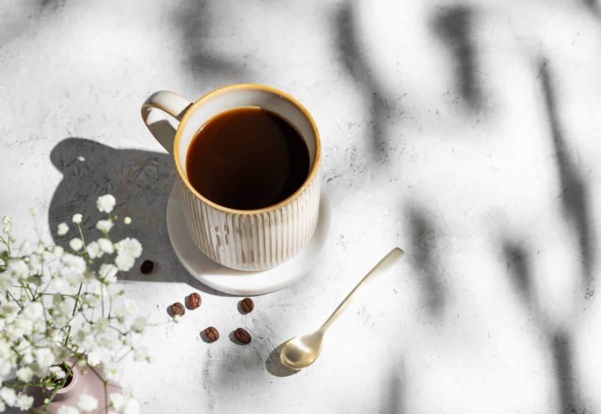 sử dụng trà hoặc cà phê